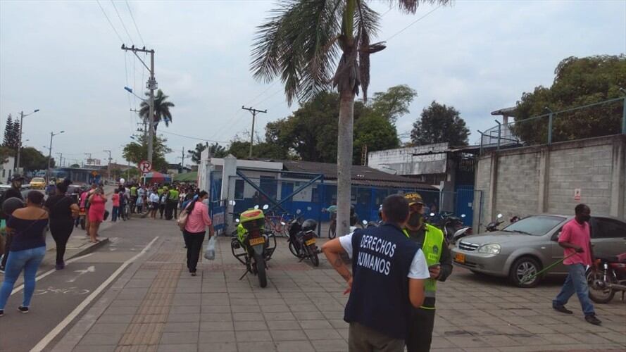 La situación en el penal ha generado que familiares de los internos protesten para exigir mayores garantías de salud. Foto: Cortesía