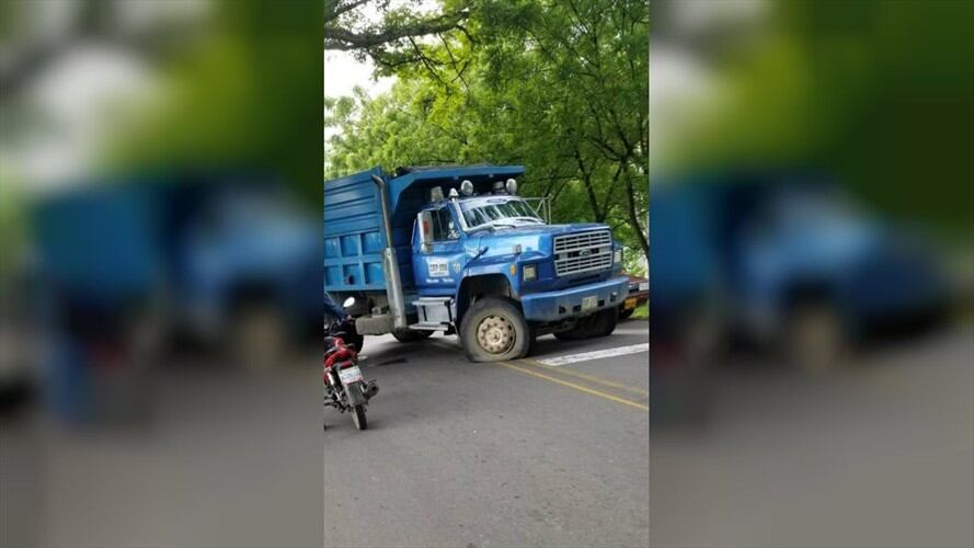 Cultivadores de hoja de coca y amapola de los municipios de El Zulia, Tibú y Cúcuta bloquearon la vía que comunica a la capital de Norte de Santander con la Costa Caribe. Foto: Elkin Caballero (cortesía)