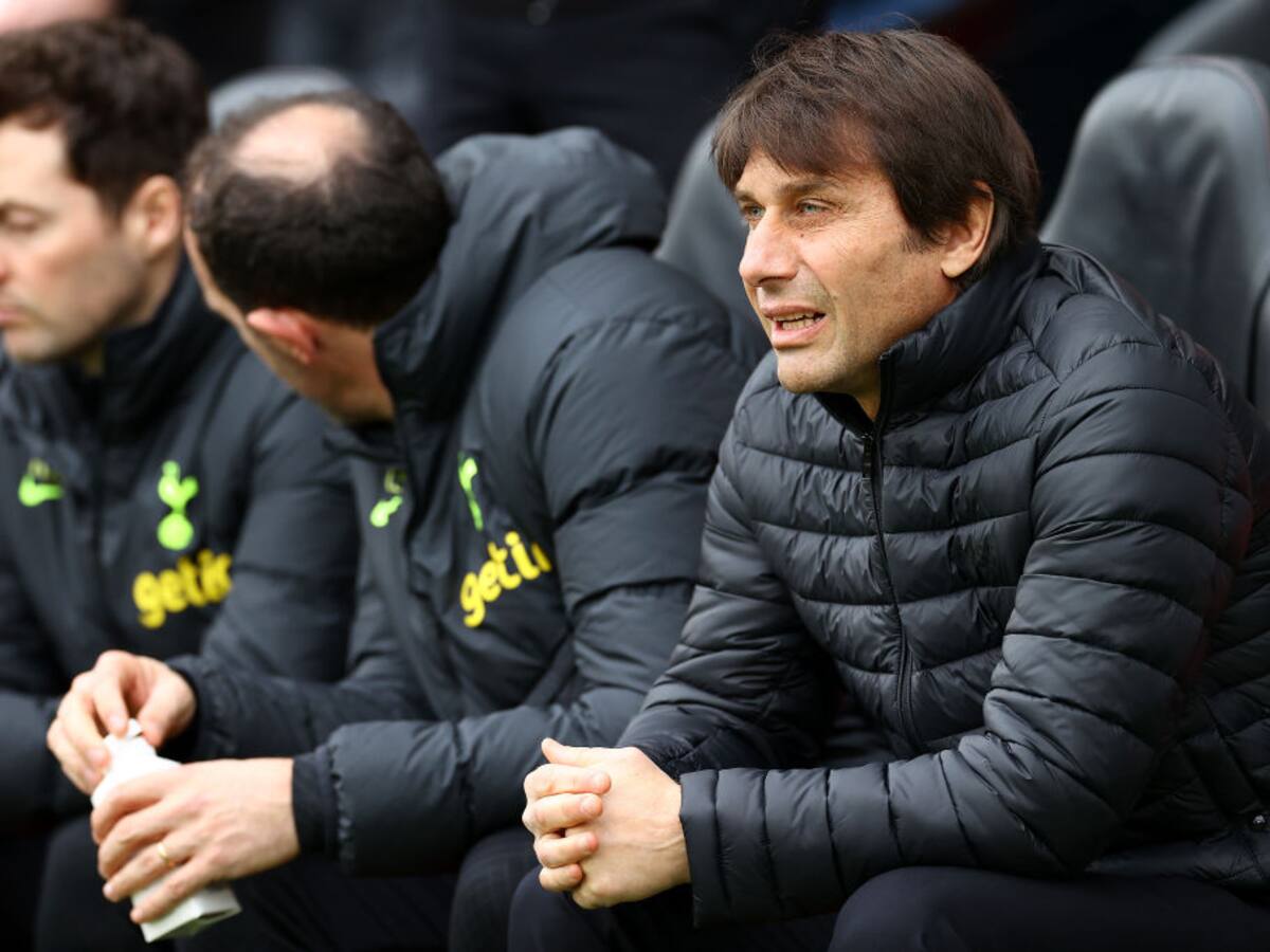 Antonio Conte dejó de ser el técnico del Tottenham de Inglaterra