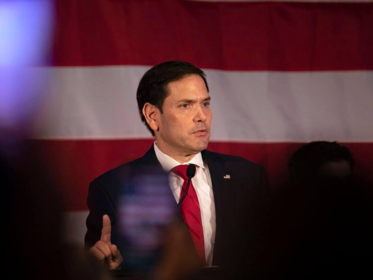 Senador de EE.UU. Marco Rubio advierte que JEP trata de hacer pasar a Mancuso como militar