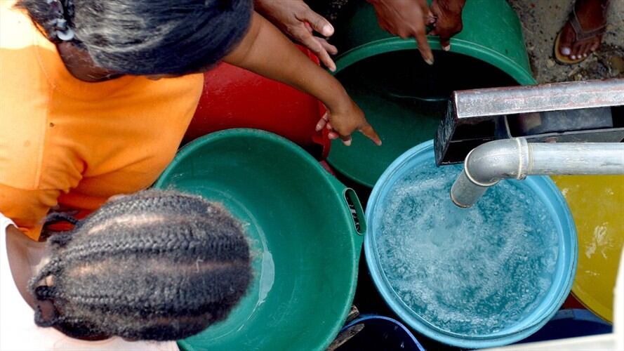 141 millones de litros de agua fueron entregados durante calamidad pública en Santa Marta. Foto: Colprensa