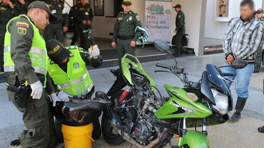 Unidades de la Policía Nacional lograron la incautación de siete kilos y medio de base de coca que eran movilizados en una motocicleta. Foto: Policía Nacional