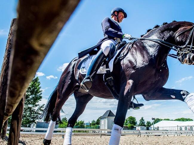 Cardiólogo colombiano organiza un encuentro caballístico en beneficio de Cooprogreso