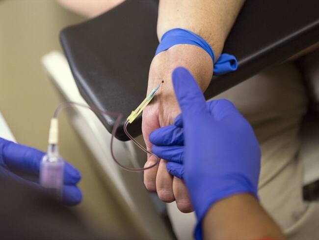 Irma Hendricks da sangre para un análisis en el Hospital de la Universidad de Pennsylvania. Hendricks recibió el hígado de un donante con hepatitis C. Después de la operación tomó medicamentos y sanó. Foto: Associated Press - AP - Jessica Kourkounis