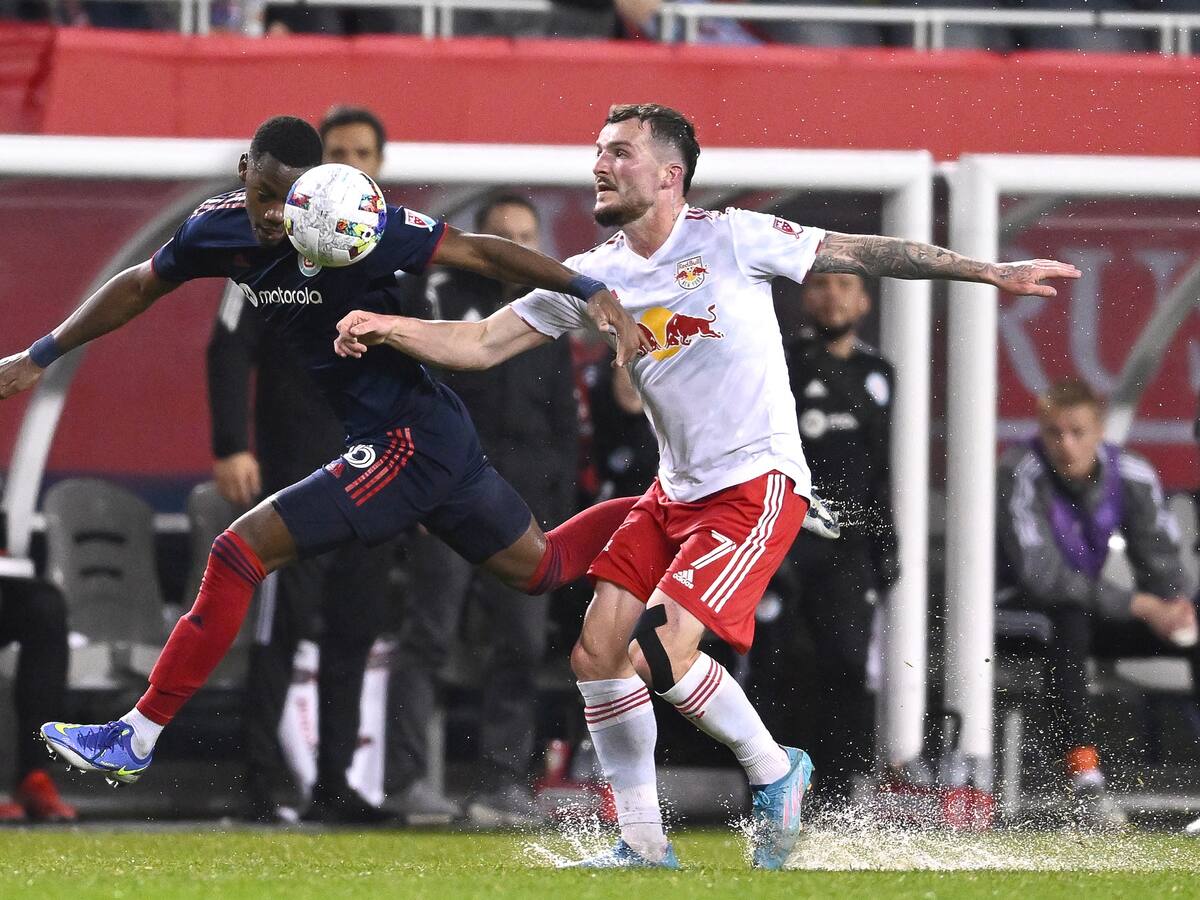 Aston Villa hace oficial el acuerdo con Chicago Fire por Jhon Jáder Durán