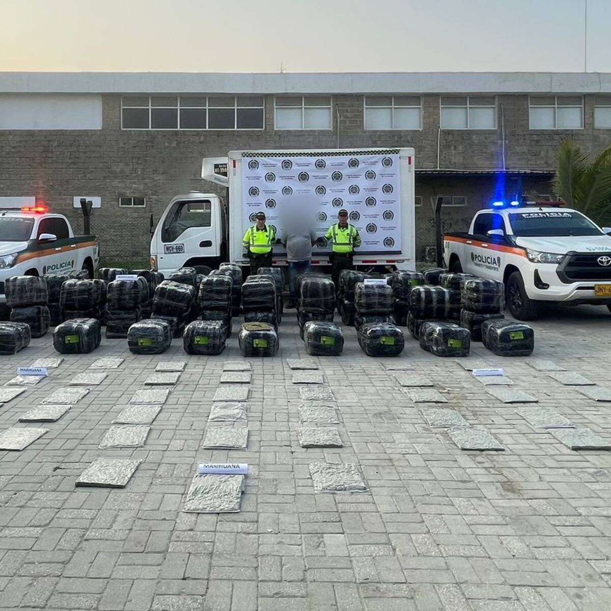Incautada más de una tonelada y media de marihuana en la vía Barranquilla - Santa Marta