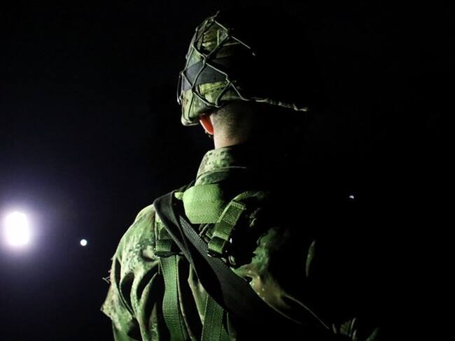 El uniformado, identificado como Einer Javier Pipicano, pertenecía al Batallón de Infantería número 56 Francisco Javier González. Foto: Colprensa