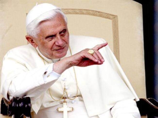 ¿Qué opina de la decisión del papa Benedicto XVI de presentar su renuncia como jefe de la Iglesia Católica?