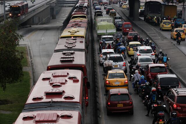 Imagen de referencia de trancón en Bogotá. Foto: Colprensa -  Juan Páez