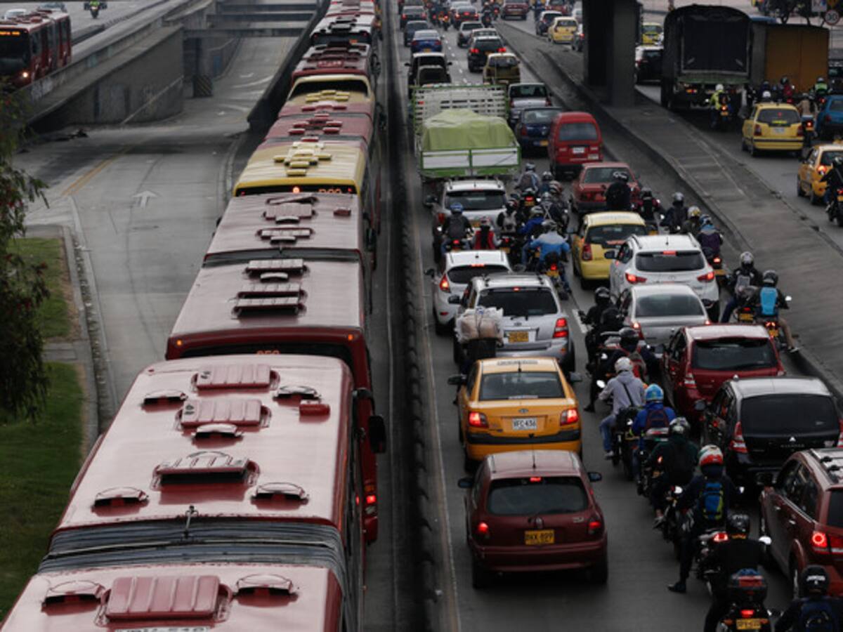 Vamos a hacer en 10 años las obras que no hicimos en 50: Claudia López