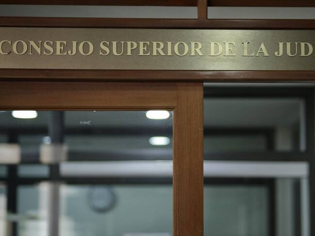 El primer aplazamiento se dio porque el despacho no mandó el link ni programó la diligencia.. Foto: Colprensa