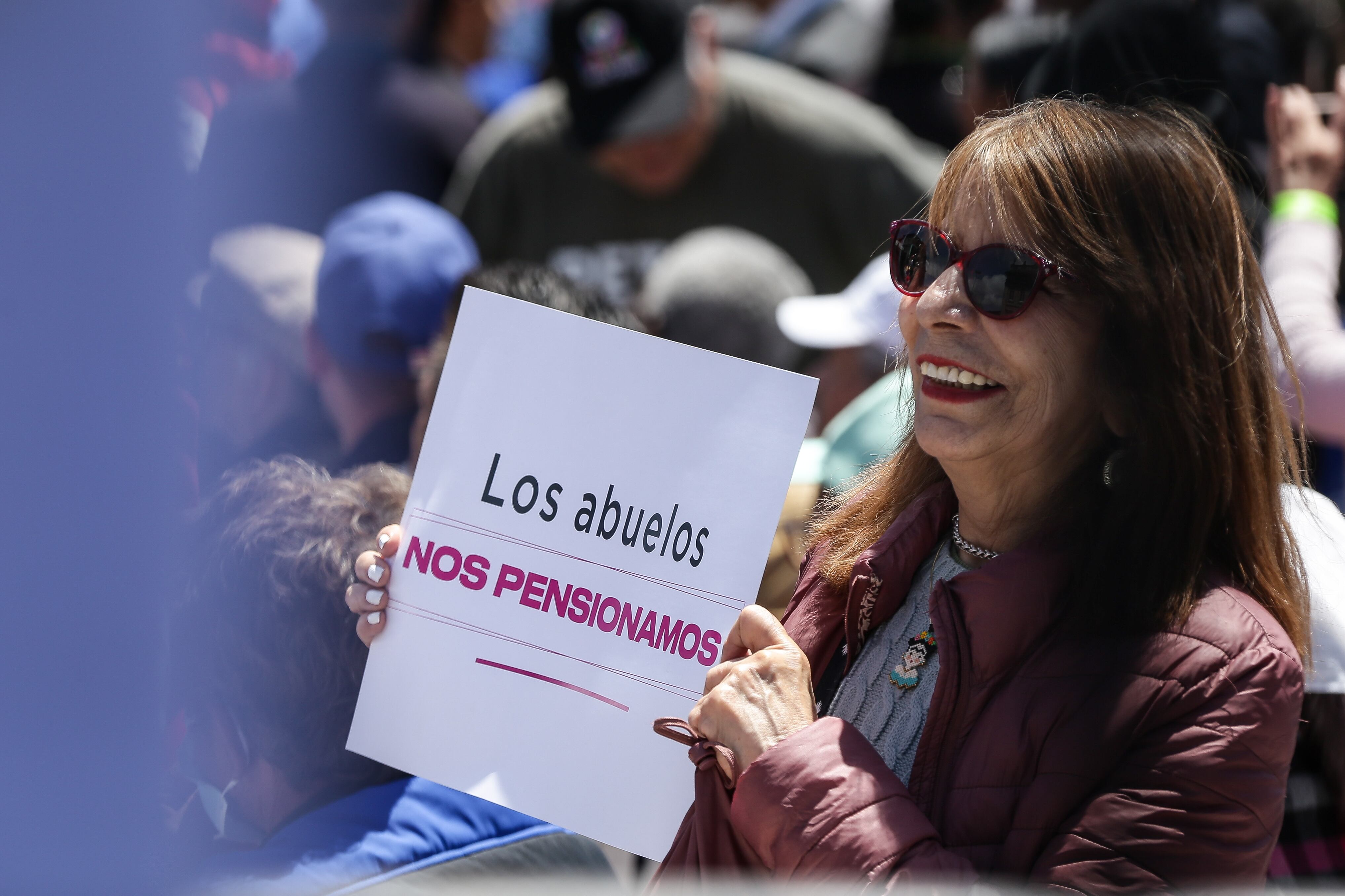 Bogotá. Julio 16 de 2024. El presidente Gustavo Petro sancionó la reforma pensional en la Plaza de Bolívar, tras haber sido aprobada el mes pasado en el Congreso de la República. (Colprensa - Catalina Olaya)