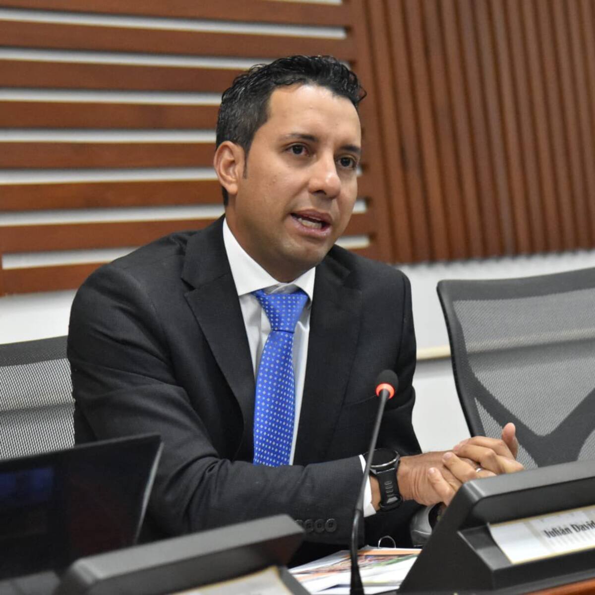 Julián López, presidente de la Cámara, confirmó que se lanzará a la Gobernación del Valle en 2027