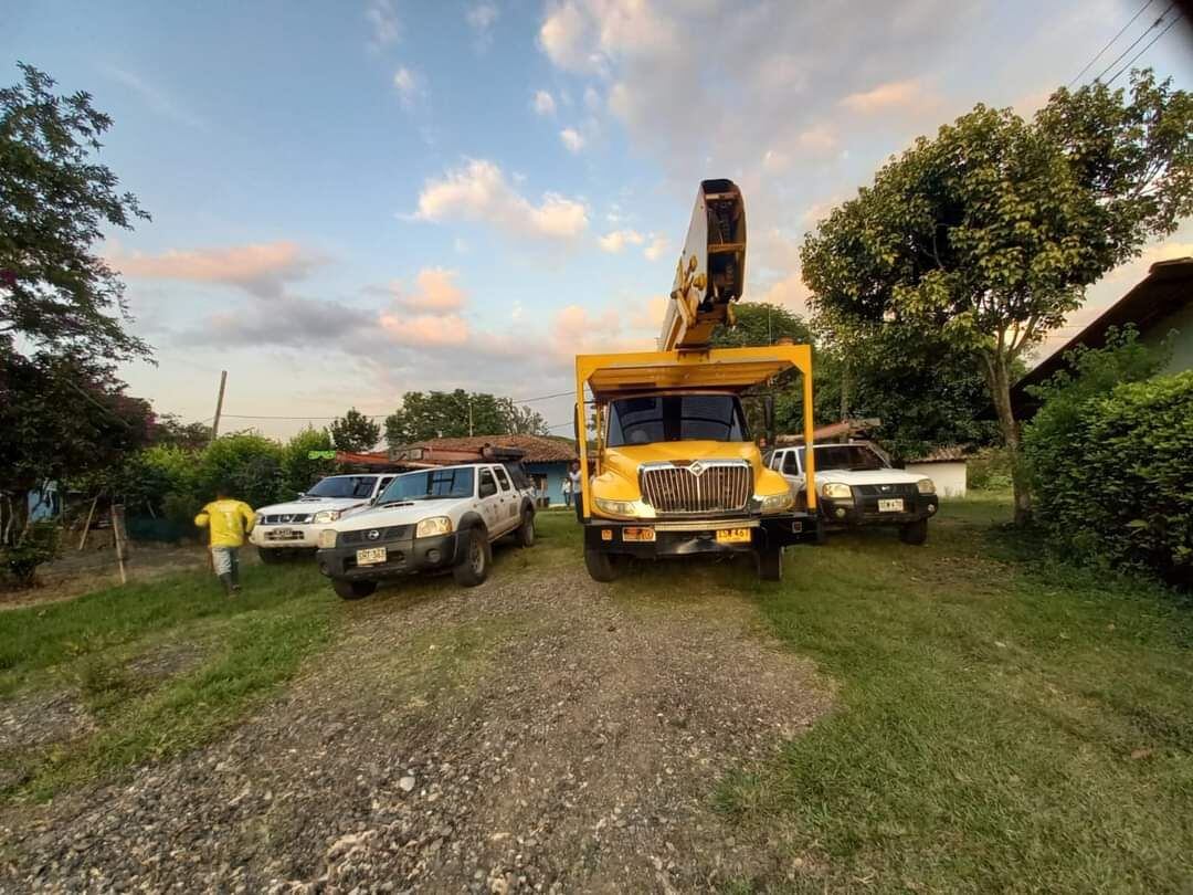 Tres camionetas y una grúa se encuentran retenidas por la comunidad. Credito: Cric 