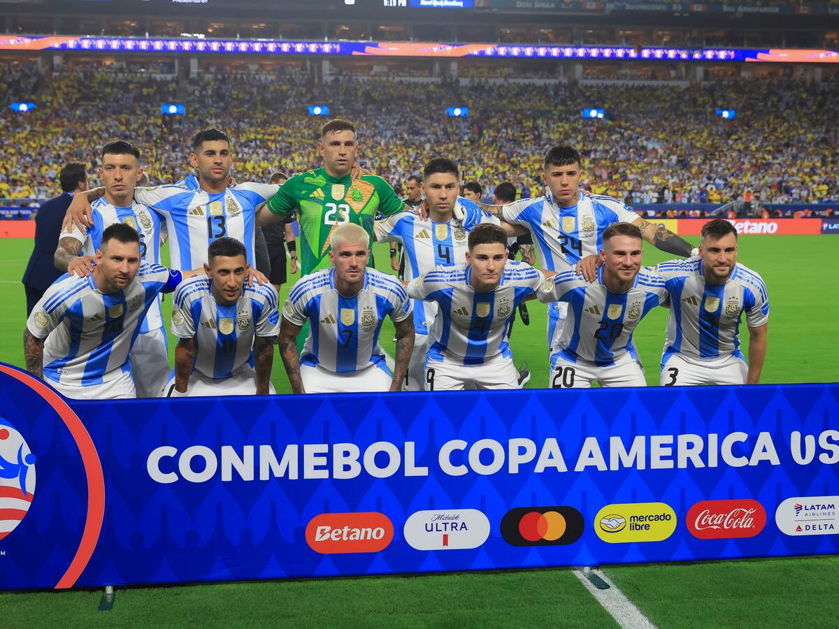 Federación francesa denunciará los cánticos racistas de los futbolistas de Argentina