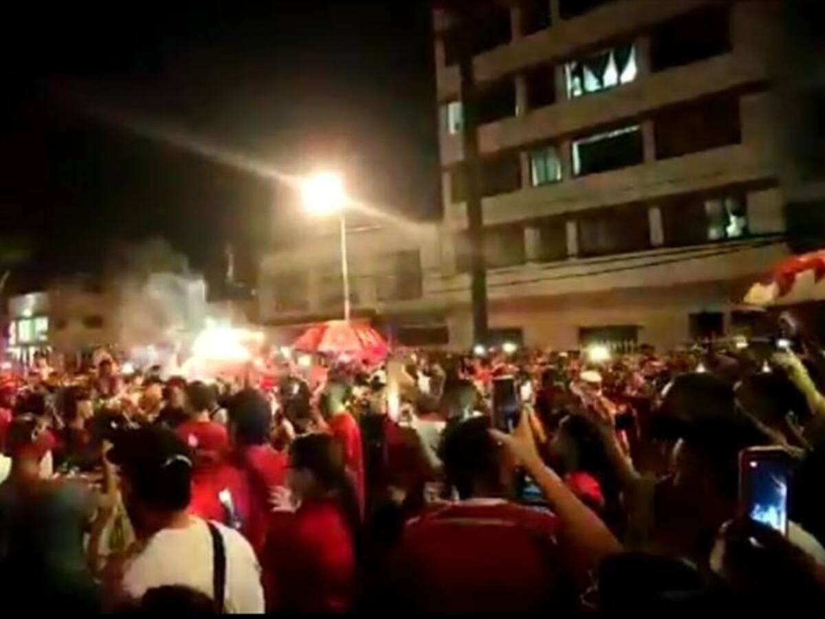 Ni la pandemia impidió que la hinchada americana despidiera a Gabriel Ochoa