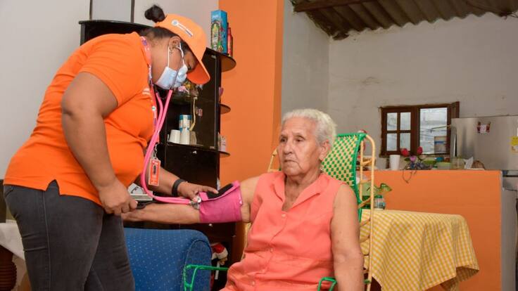 75 profesionales de la salud lideran el programa Salud al Barrio en Santa Marta