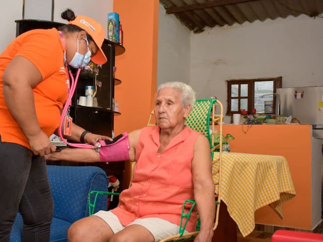 75 profesionales de la salud lideran el programa Salud al Barrio en Santa Marta
