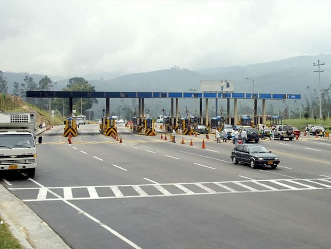 Denuncian que peaje de Cerritos no tienen ningún servicio de atención para sus usuarios