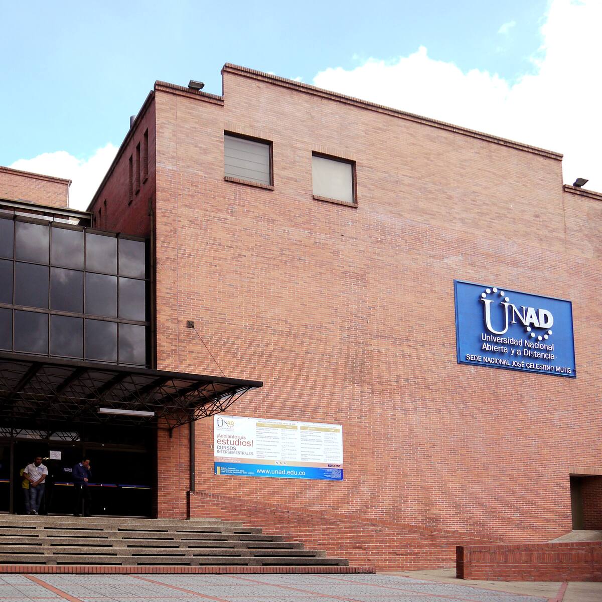 Denuncian pagos exagerados en contratos de mantenimiento en la UNAD