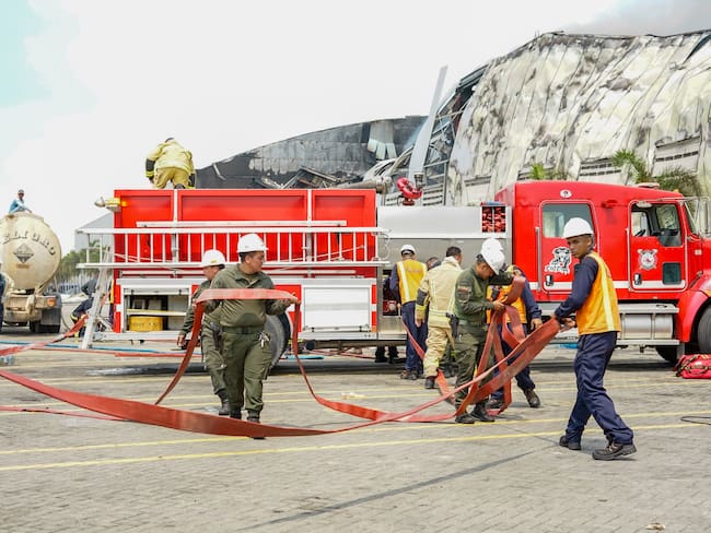 Autoridades confirmaron que fue controlado el incendio en la zona industrial de Cartagena