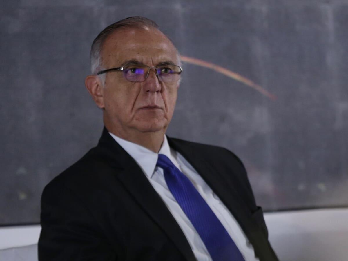 Éxito de política antidrogas no se debe medir por hectáreas erradicadas: MinDefensa