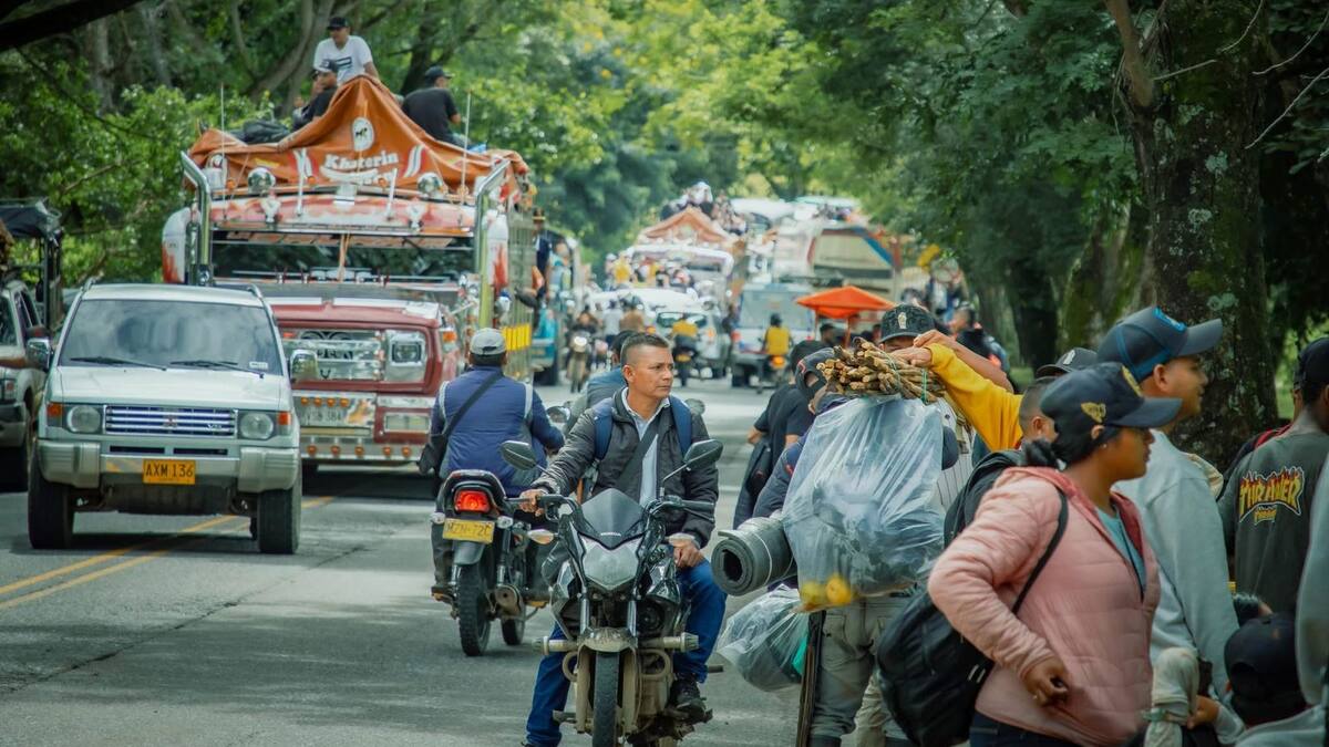 Más de 15 horas de bloqueos intermitentes en la vía Panamericana del sur del Cauca