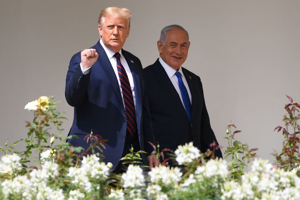 Donald Trump y Benjamin Netanyahu. I Foto: SAUL LOEB/AFP via Getty Images.