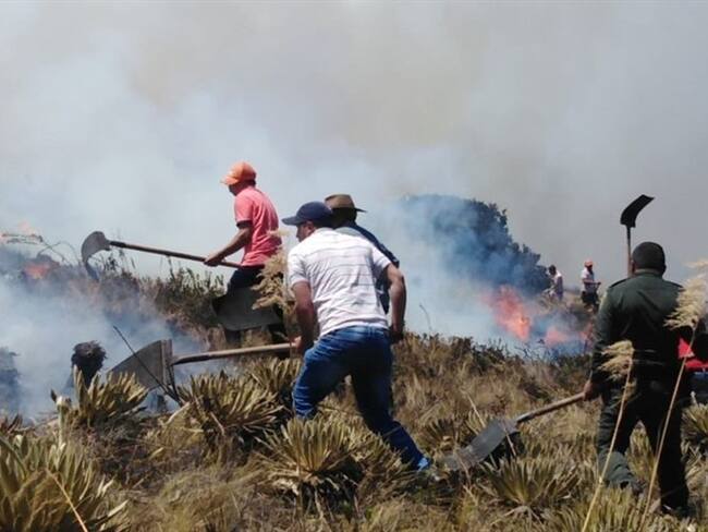 Las llamas se han hecho presentes en Toca, Gameza, Sutatenza, Almeida, Chiquinquirá, Tinjacá y en la sede de la Uptc en Tunja. . Foto: Gestión del Riesgo de Boyacá