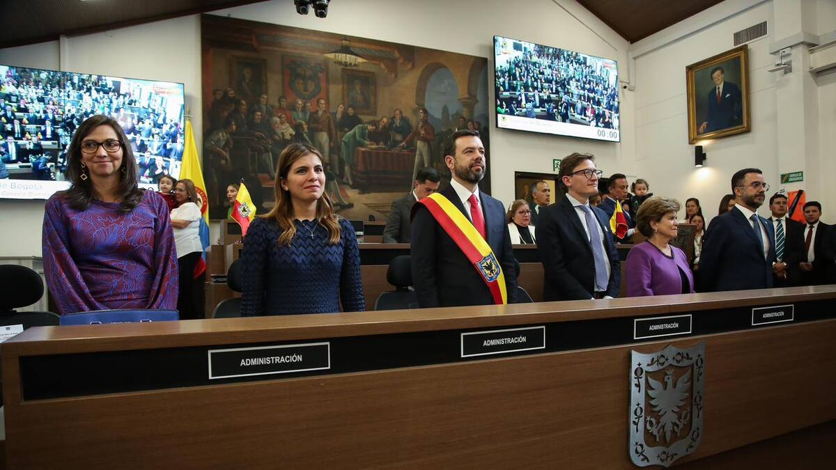 Alcalde Galán perdería alfiles de la Alianza Verde: concejales se declararían en independencia