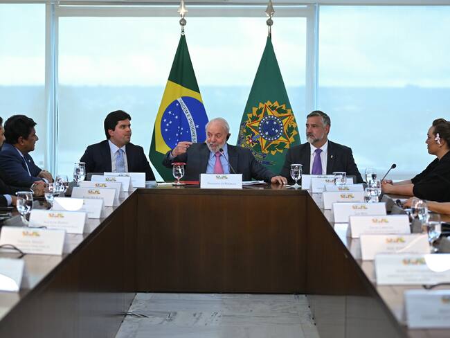 Presidente de Brasil se reúne con representantes de la FIFA. EFE/Andre Borges