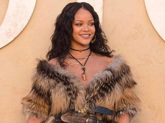 Rihanna en el Desfile Crucero 2018 de Dior. Foto: Bang Media