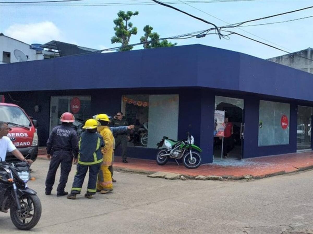 Tres heridos deja artefacto explosivo en Montelíbano