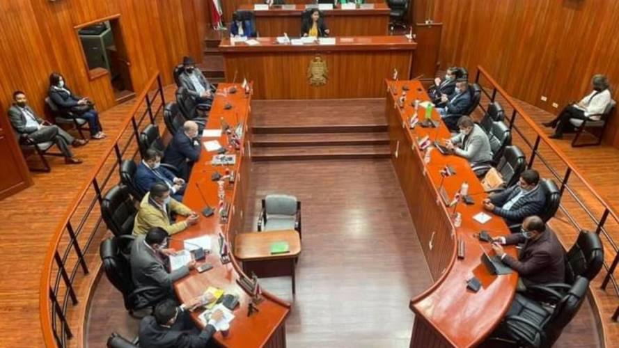 Rojas dice que se realizarán mesas de discusión para determinar si conviene o no la venta.