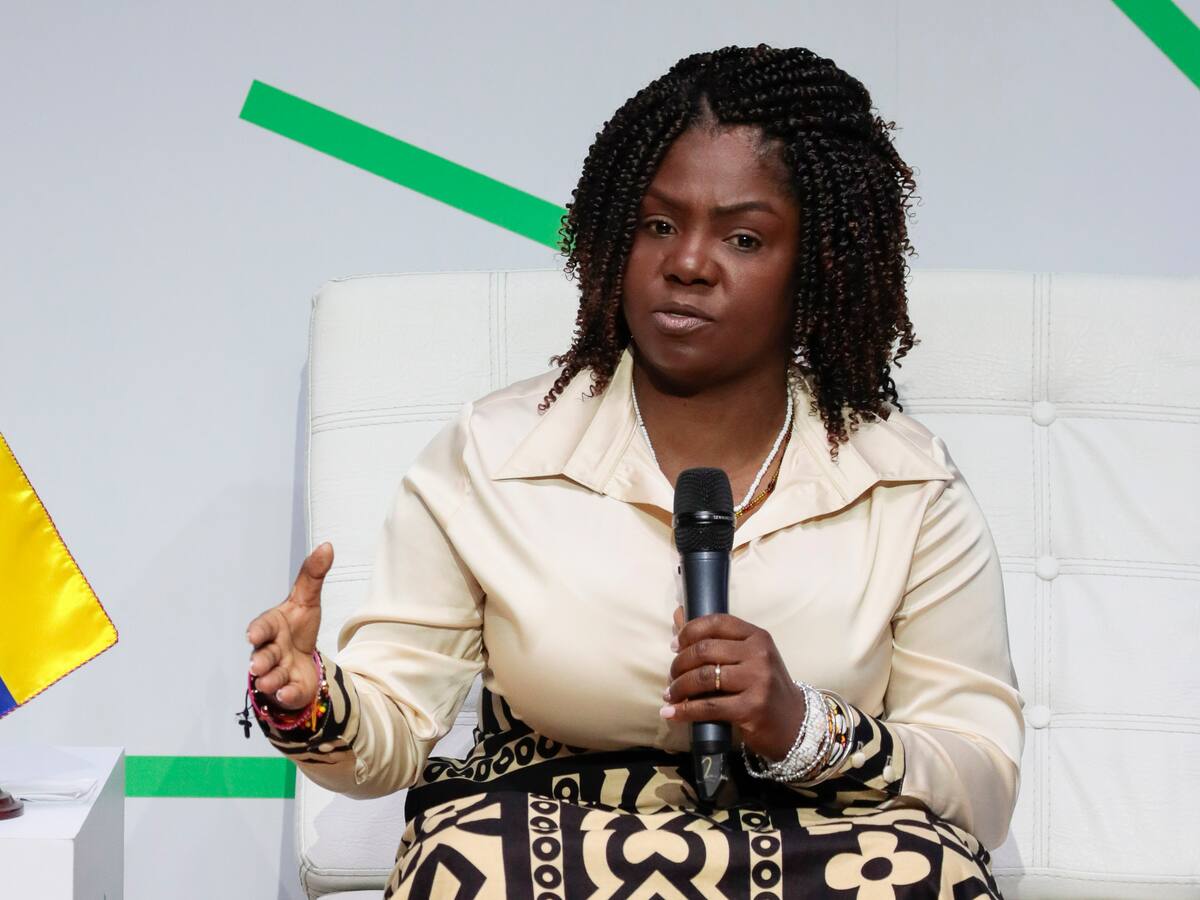 Aplazan inicio del juicio contra tuitero que llamó “primate” a Francia Márquez