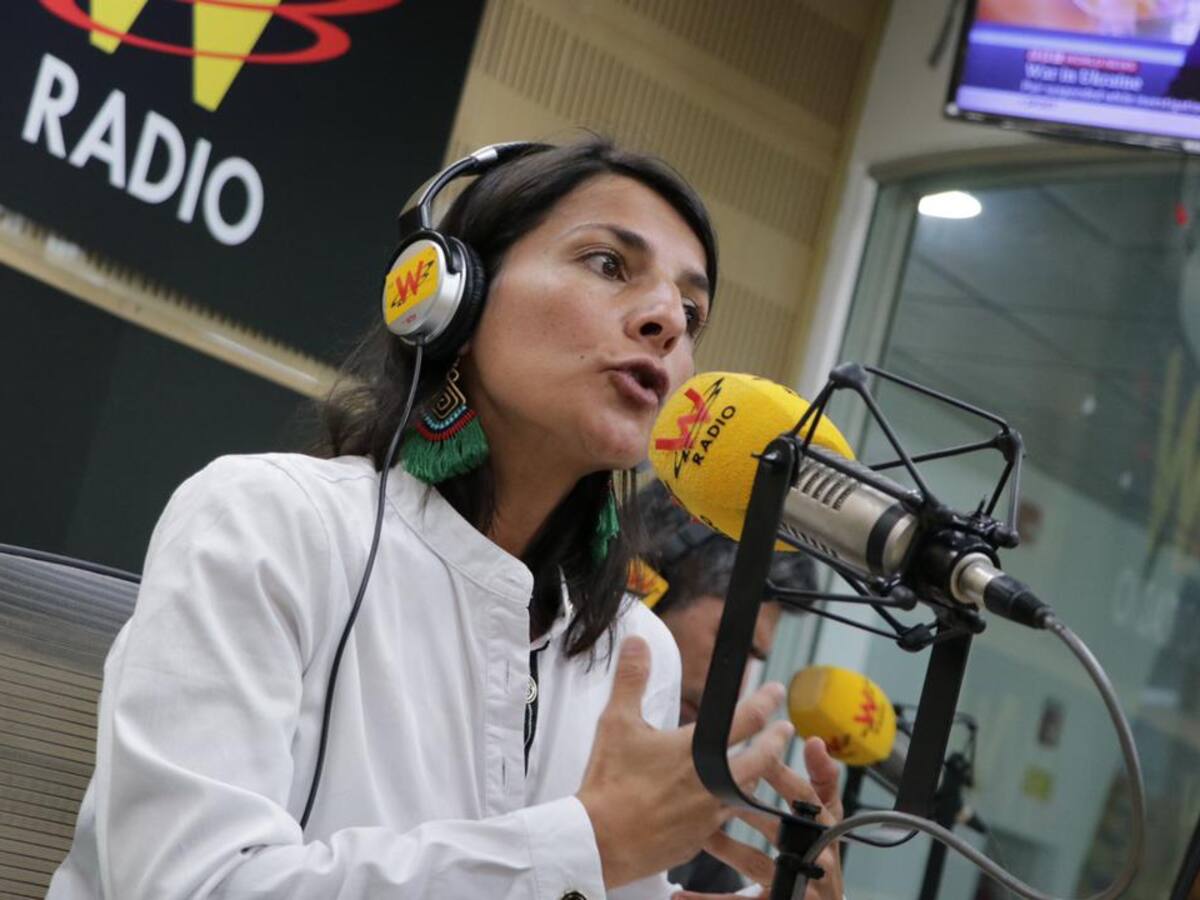 MinMinas explicó propuesta de decrecimiento y ofreció disculpas a periodistas