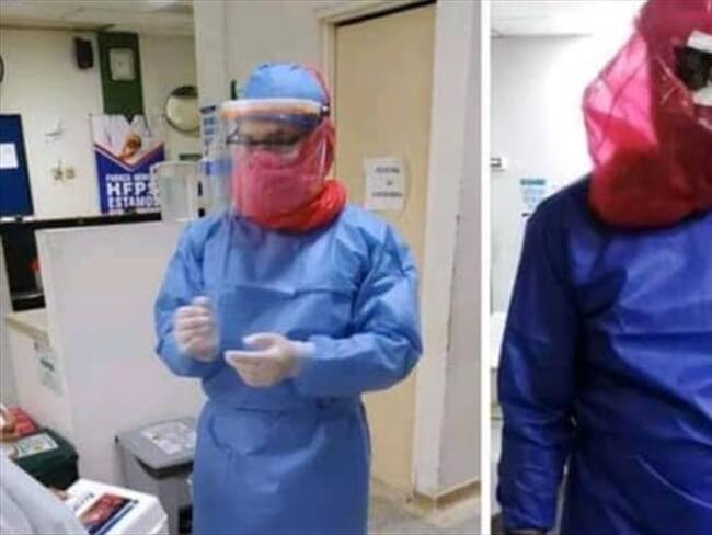 En su momento, los trabajadores de la salud denunciaron que se tenían que cubrir con bolsas ante la falta de elementos de bioseguridad. Foto: Archivo
