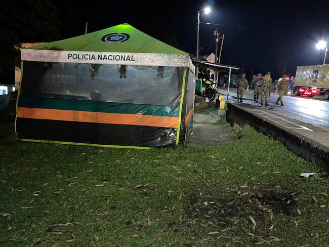 Desconocidos lanzaron un artefacto explosivo contra la fuerza pública en el sector de Tunía, jurisdicción del municipio de Piendamó. Crédito: Policía Cauca.