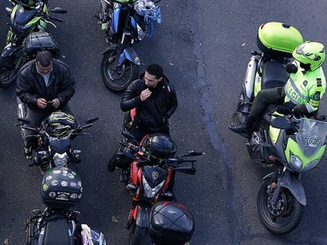 Soacha prohíbe parrillero en moto para reforzar seguridad en la época decembrina. Foto: Colprensa