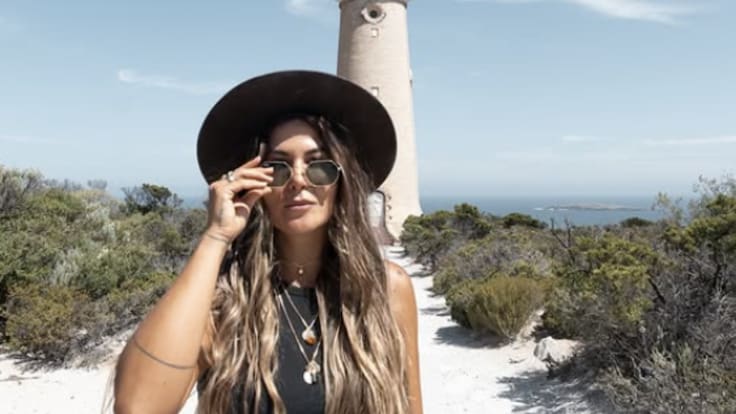 Así es la historia de ‘Alejandra Travels’, influenciadora que convirtió viajar en un proyecto de vida