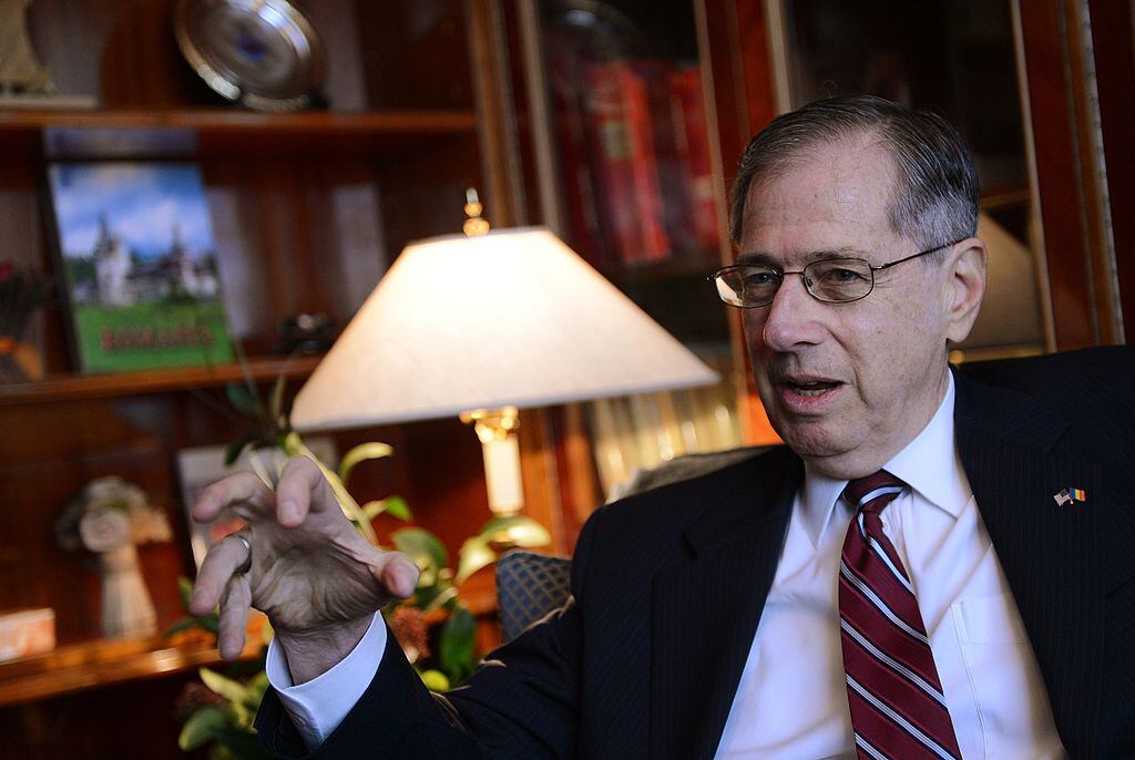 Mark Gitenstein embajador de EE. UU. (Photo credit should read DANIEL MIHAILESCU/AFP via Getty Images)