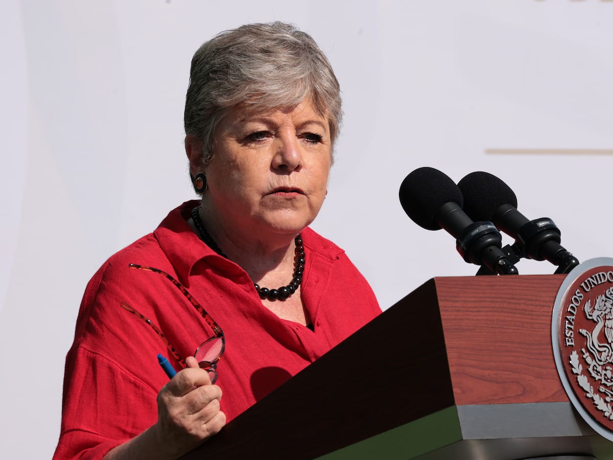 México llama a la calma ante la crisis con Ecuador y promete no actuar de forma similar