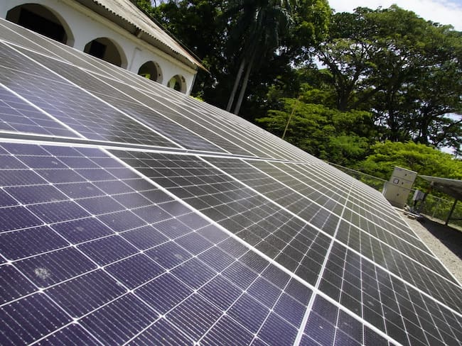 La Universidad del Tolima instaló 90 paneles solares en su Centro Regional del Norte
