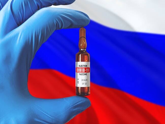 Es posible que la vacuna rusa pueda llegar a Colombia: Germán Abril. Foto: Getty Images / SEZER OZGER