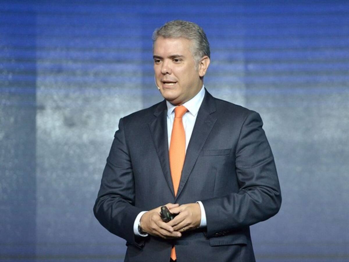 ¿Por qué me dices paramilitar si no lo soy?: Duque a protestante que lo increpó en Bolivia