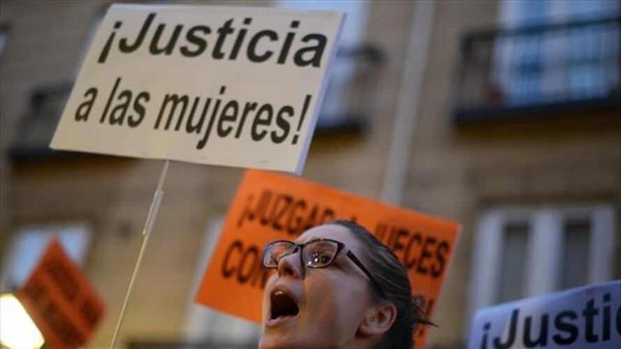 En Madrid se realizó una protesta contra el presunto caso de abuso sexual de cinco hombres a una mujer en las fiestas de San Fermín de 2016, conocido como "La Manada". Foto: Organización Tribuna Feminista