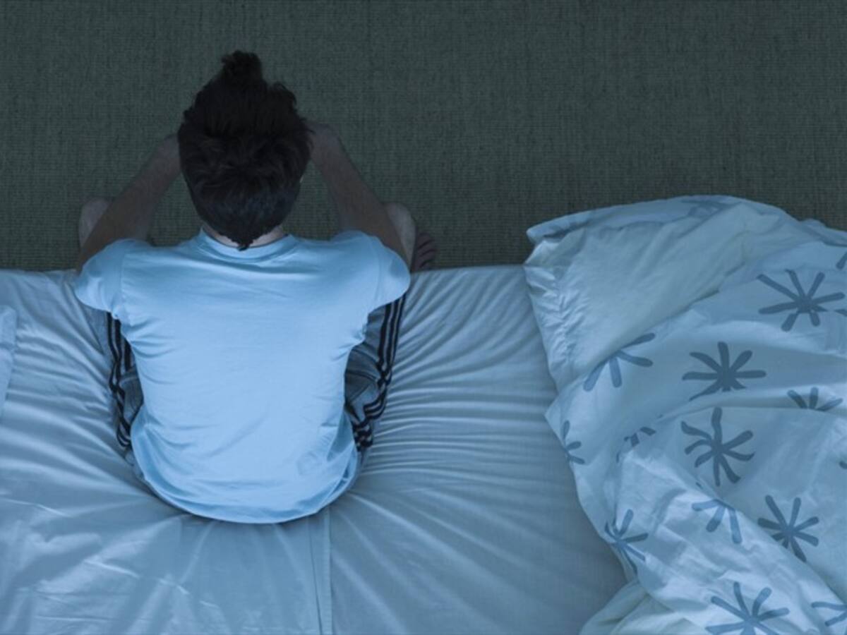 Neurólogo explica por qué el insomnio aumenta las posibilidades de padecer Alzheimer