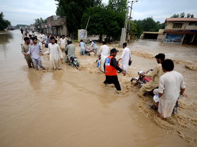 Inundaciones en Pakistán. (Photo by Hussain Ali/Anadolu Agency via Getty Images)