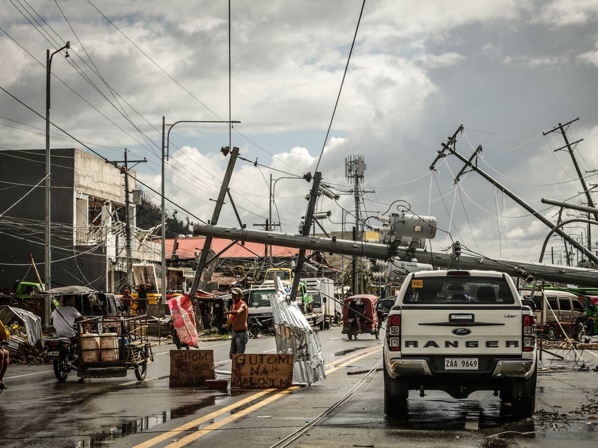 Paso del tifón Rai en Filipinas deja al menos 75 muertos