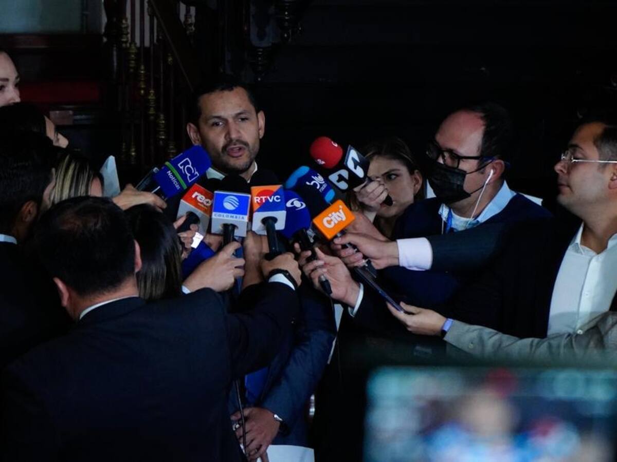 Cumplimos con procesos legales para definir alcalde (e) de Medellín: MinInterior